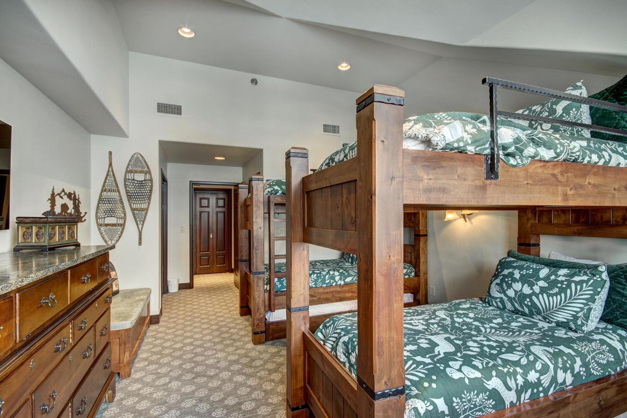 Luxury Ski-In 3 Bedroom Penthouse Inside Pines Lodge, Sleeps 10! Condo 비버 크릭 외부 사진